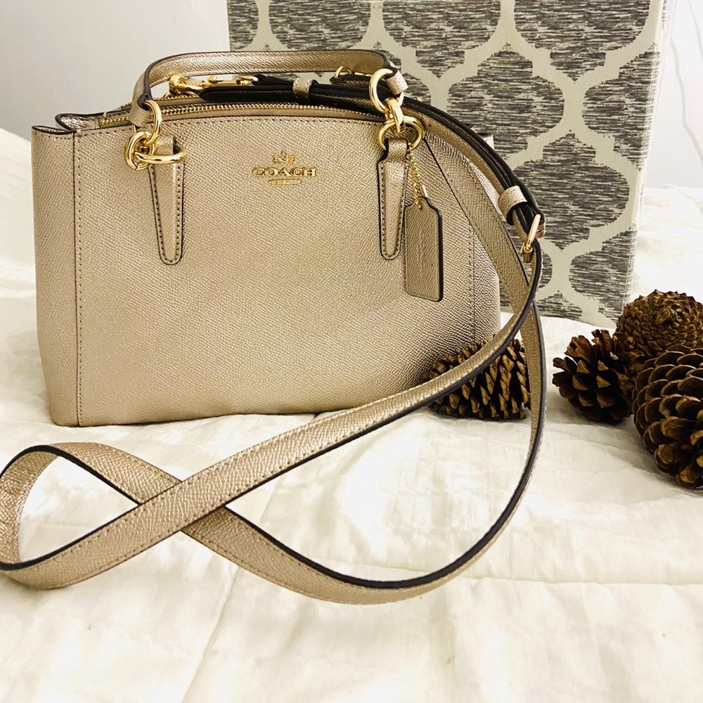 GOLD COACH PURSE 👜